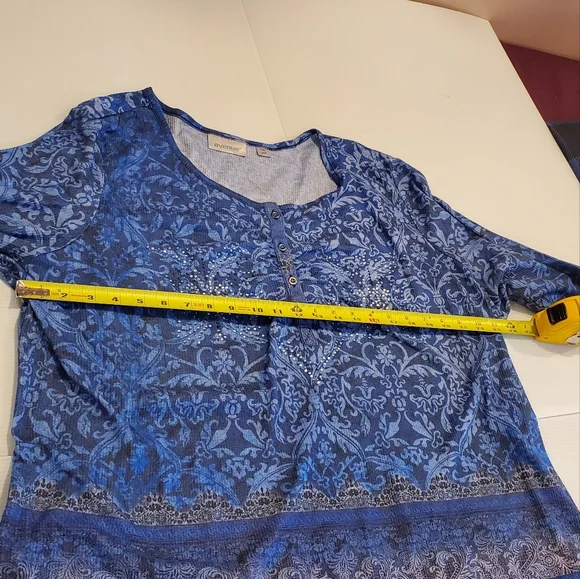 Avenue Blue Top with Small Rhinestones .Size 26/28 - Picture 8 of 9